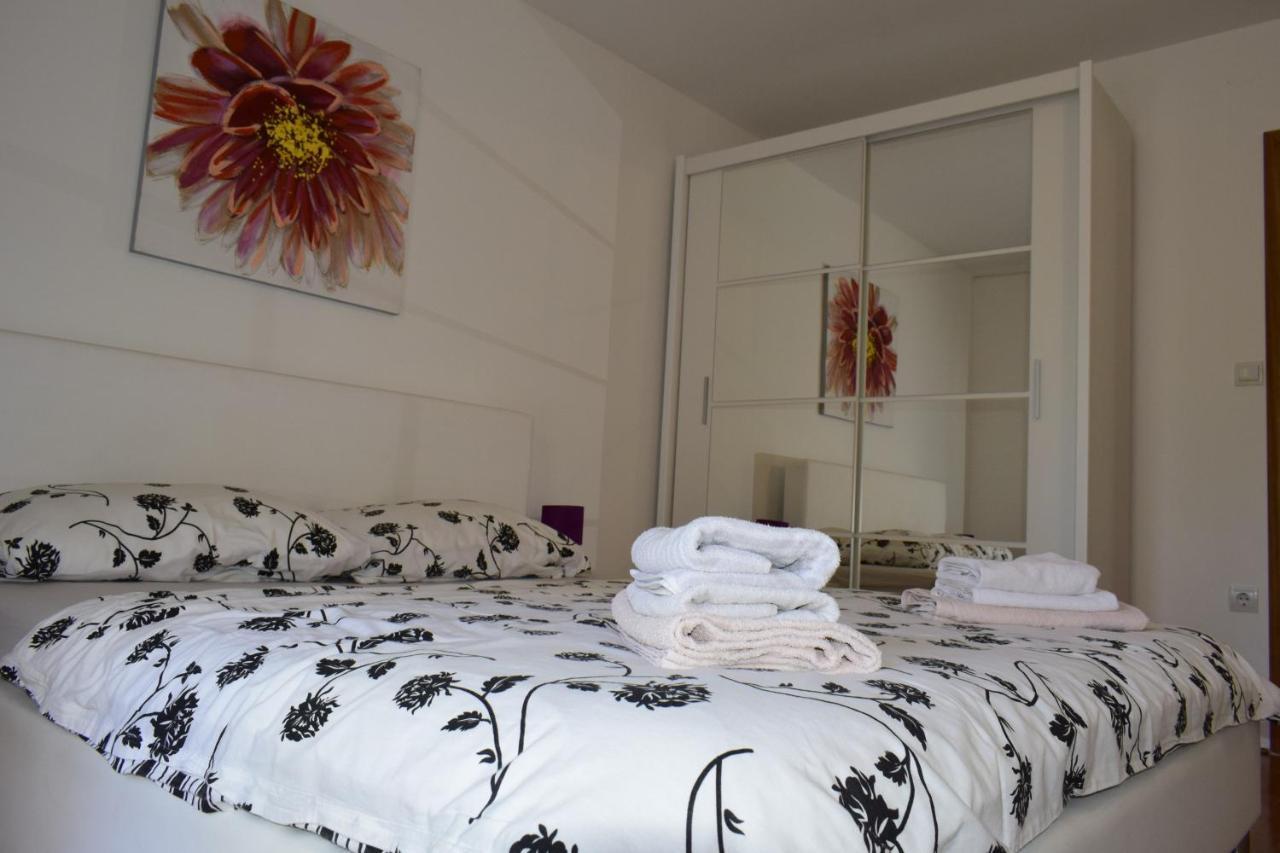 Apartments Sunshine & Smile Klimno Buitenkant foto