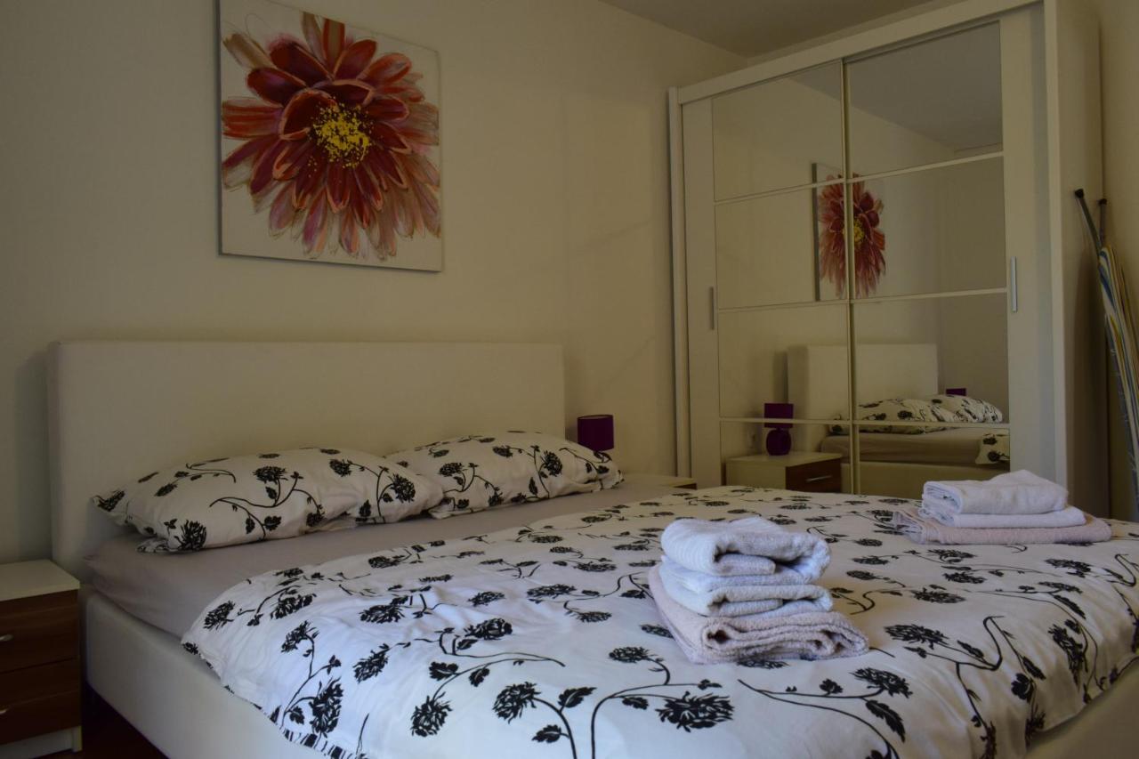 Apartments Sunshine & Smile Klimno Buitenkant foto