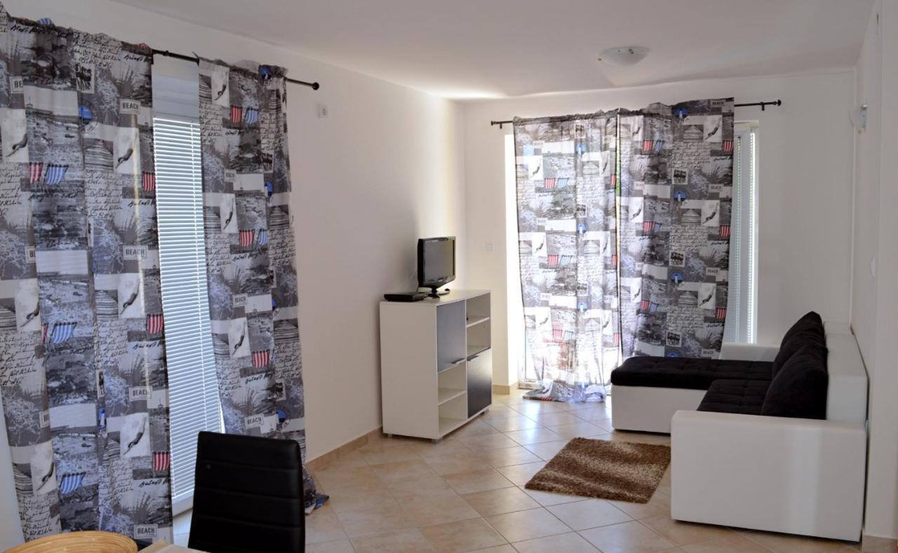 Apartments Sunshine & Smile Klimno Buitenkant foto
